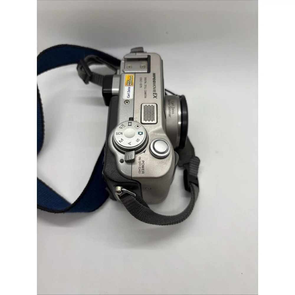 Sony Cyber-shot DSC-S75 3.3MP Digital Camera Carl Zeiss Vintage Silver Untested